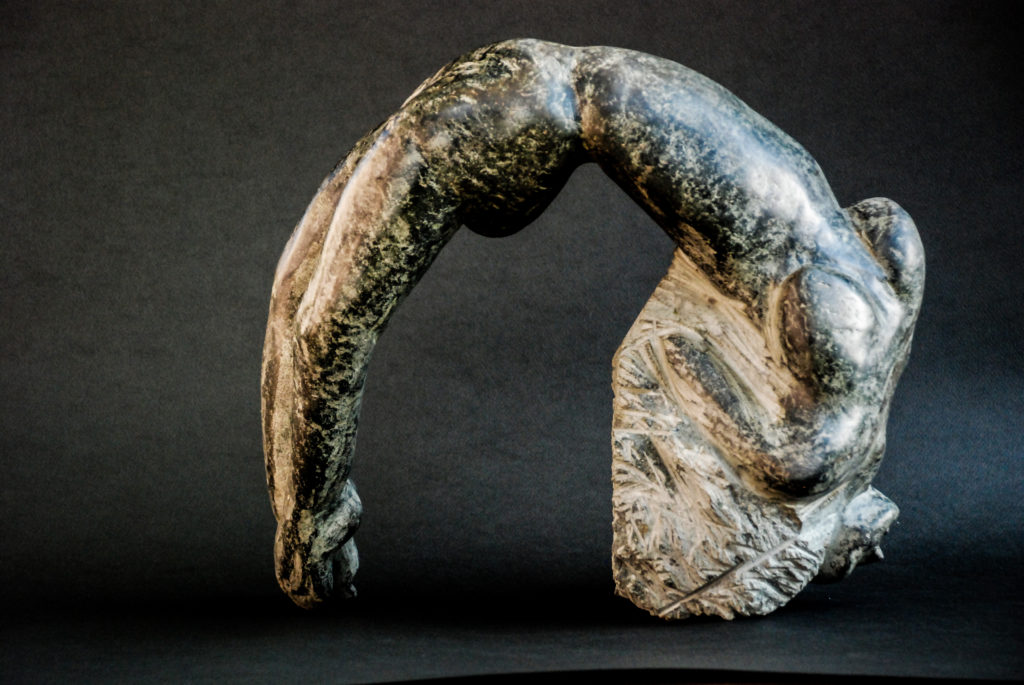 L'arcuata, mucronite, 35x36x20 cm, 2015